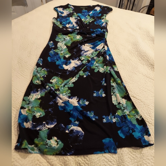 Dress - Picture 2 of 5